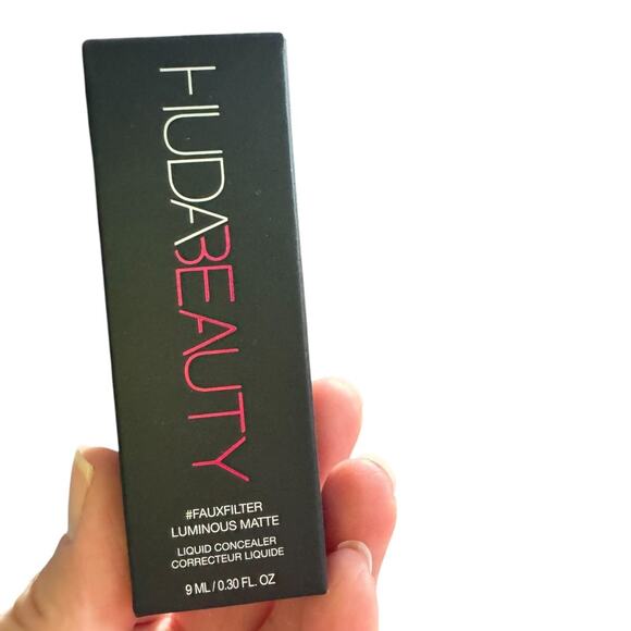 HUDA Beauty Faux Filter Luminous Matte Liquid Concealer Crease Proof 6.1 G NEW - Picture 1 of 7